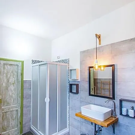 Bed and Breakfast Maison44 Bar Bistrot Carrodano Inferiore